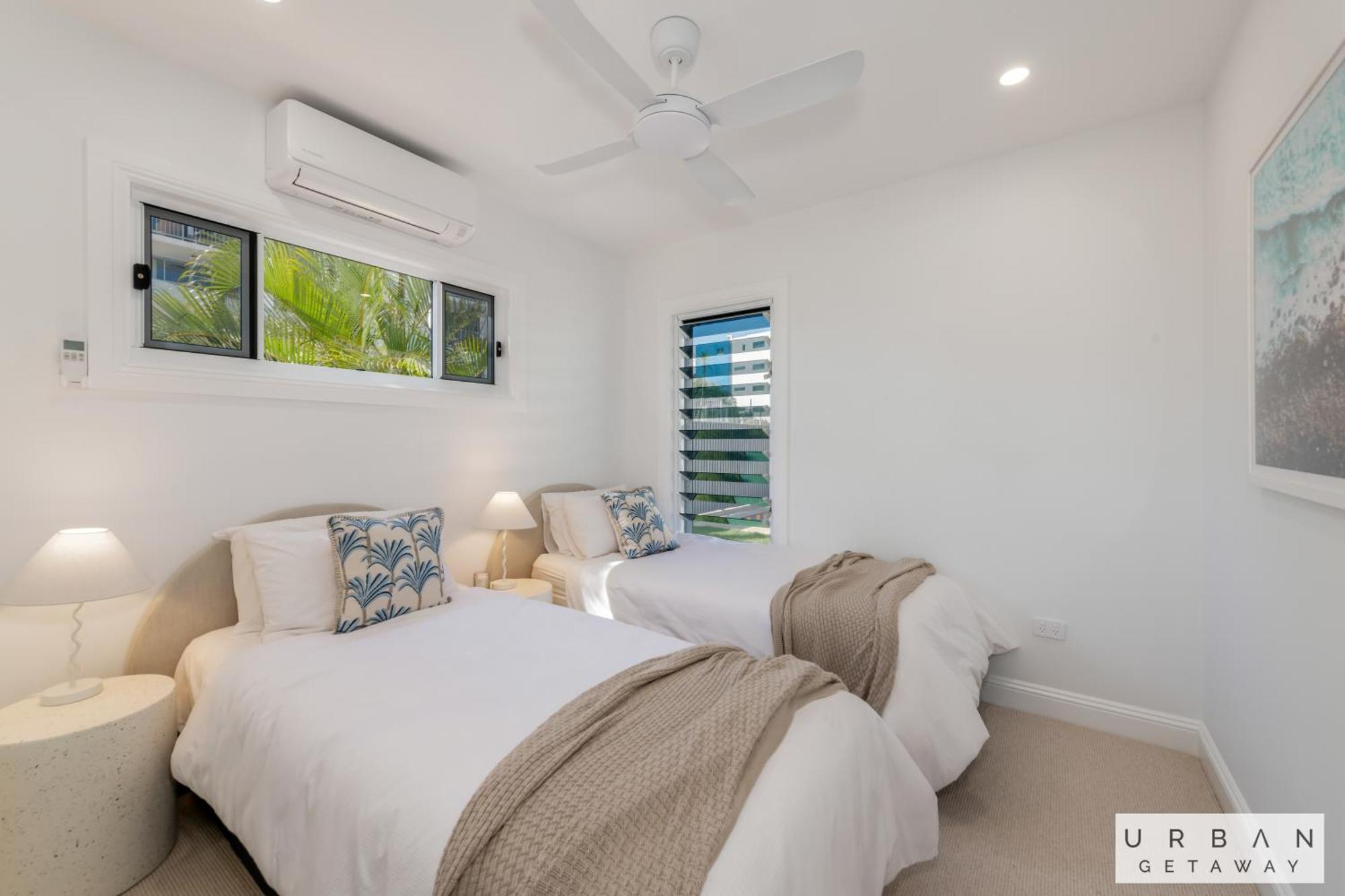 Bargara Coastal Luxe Aircon, Outside Pet, Sleeps 8 Villa Exterior photo